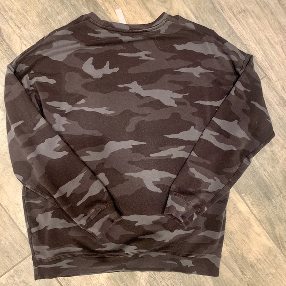 Athleta black camo sweatshirt, size S - Picture 3 of 3